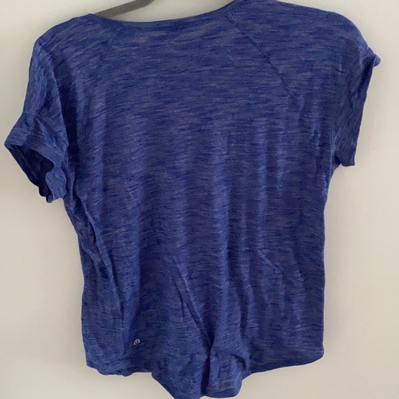 Lululemon workout tee - Picture 2 of 3